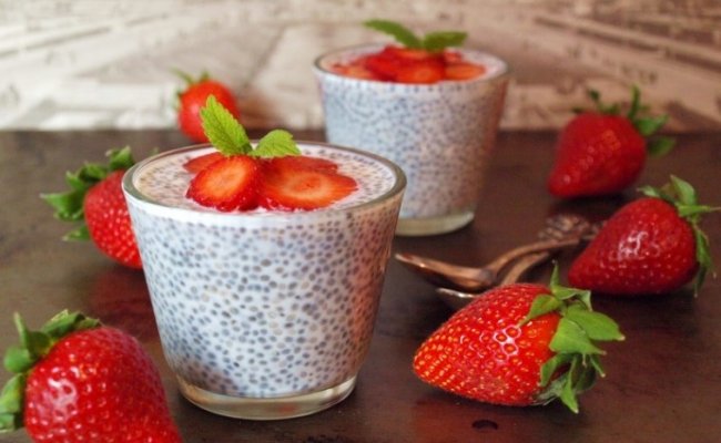 Chia puding eperrel