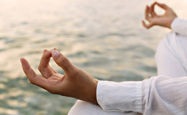 A meditáció gyakorlásával lecsendesíthetjük gondolatainkat, elmélyíthetjük a belső békénket.