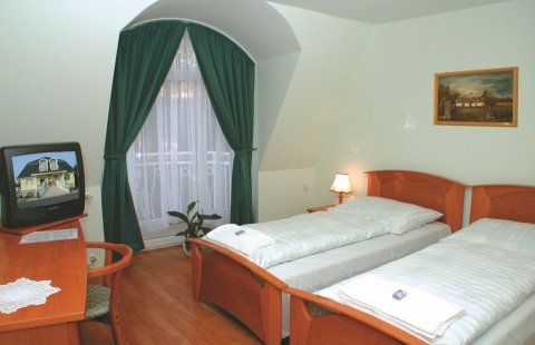 Kétágyas szoba (külön ággyal)